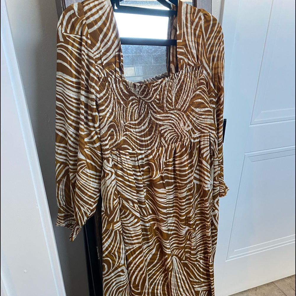 Ingrid & Isabel zebra maternity dress